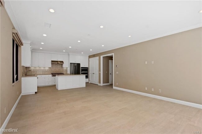 Building Photo - 3 br, 3 bath Condo - 126 Mustang