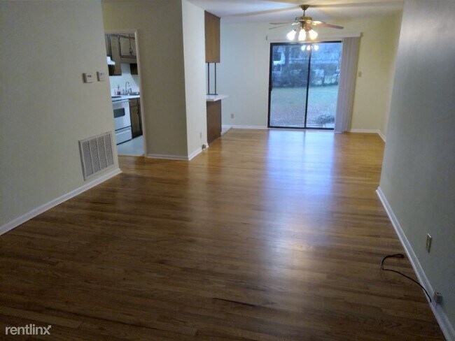 Building Photo - 3 br, 2 bath House - 854 Forest Lake Dr S
