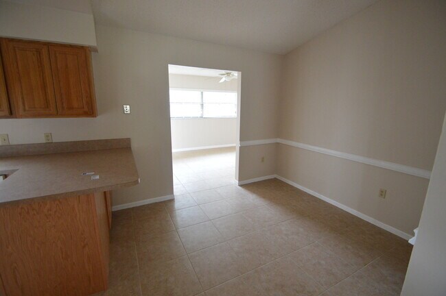Foto del edificio - APOPKA: Seminole County Schools! AVAILABLE JULY 16th!