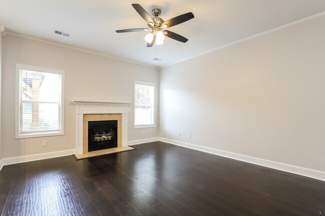 Building Photo - 211 Ascott Ln