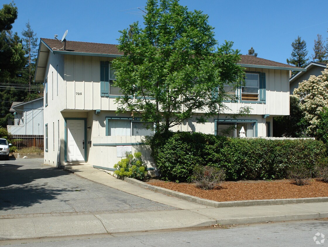 Primary Photo - 725 Reseda Dr