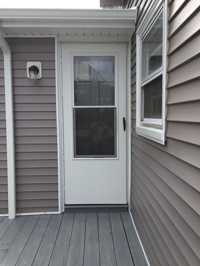 107 Hoffman Ave, Cranston, RI 02920 Townhome Rentals in Cranston RI