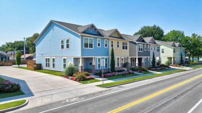 Foto del edificio - Spacious New Luxury 4 Bed / 2.5 Bath Townh...