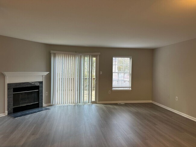 Foto del edificio - Charming 3 Bedroom/2.5 Bathroom Townhome with Attached Garage in Reisterstown, MD!
