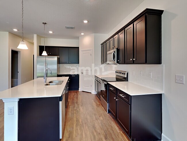 Building Photo - 1127 Walden Pond Drive
