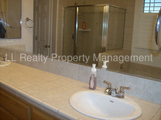 Building Photo - Beautiful home in the Sage Valley Estates