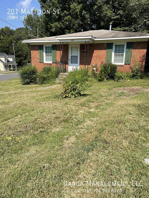 Primary Photo - 201 Mattoon St