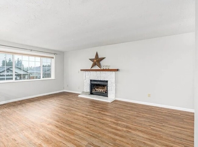 Building Photo - 4253 E 29th Ave