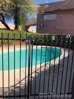 Foto del edificio - 1811 E Blacklidge Dr