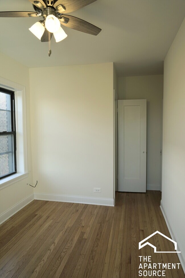 Foto del edificio - 4307 N Winchester Ave