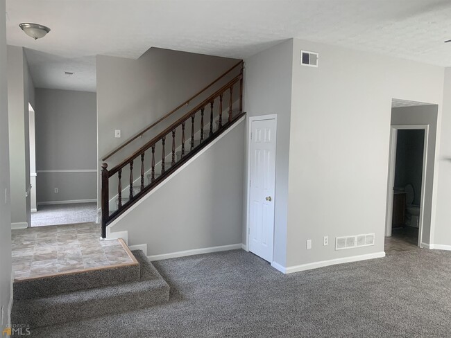 Foto del edificio - 5148 Oaktree Trail