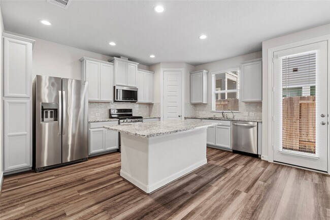 Foto del edificio - 3114 Spring Silo Ln