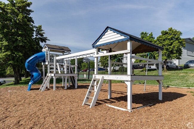 Building Photo - Highland Ridge Apartments