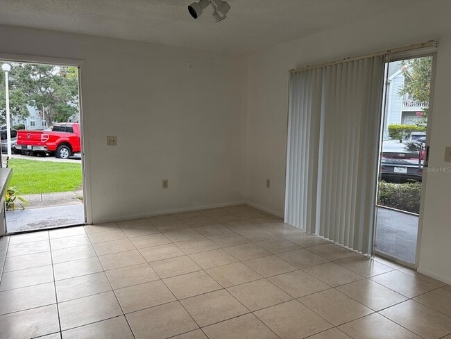 Building Photo - 1218 Bermuda Lakes Ln