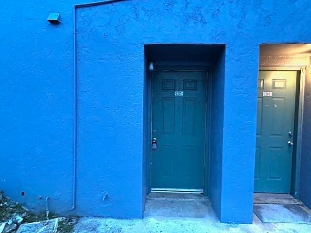 Primary Photo - 2325 W Pensacola St