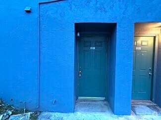 Building Photo - 2325 W Pensacola St
