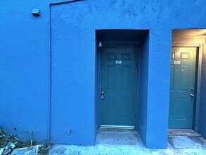 Building Photo - 2325 W Pensacola St
