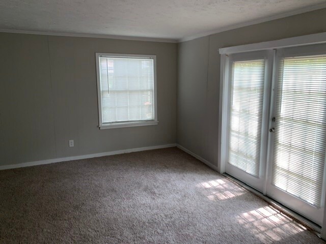 Building Photo - 4858 Sheridan Dr