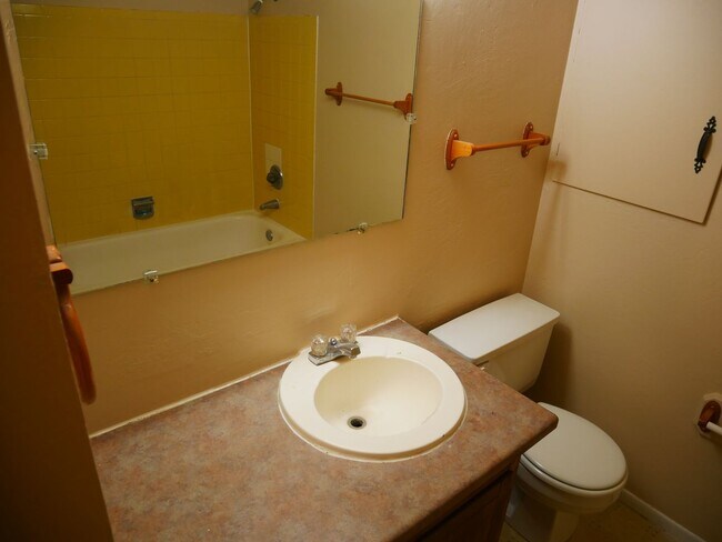 Foto del edificio - 6615 Brook Park Dr