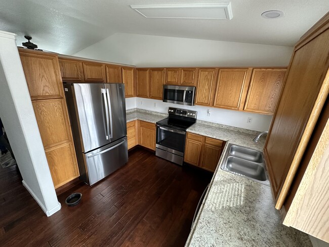 Building Photo - 17814 Journey Ct