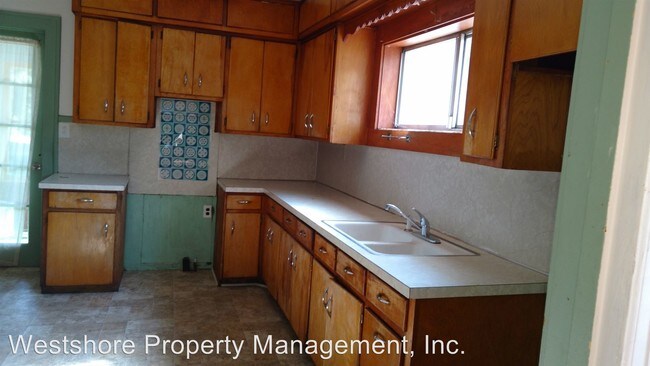 Building Photo - 3 br, 2 bath House - 657 Allen Ave.