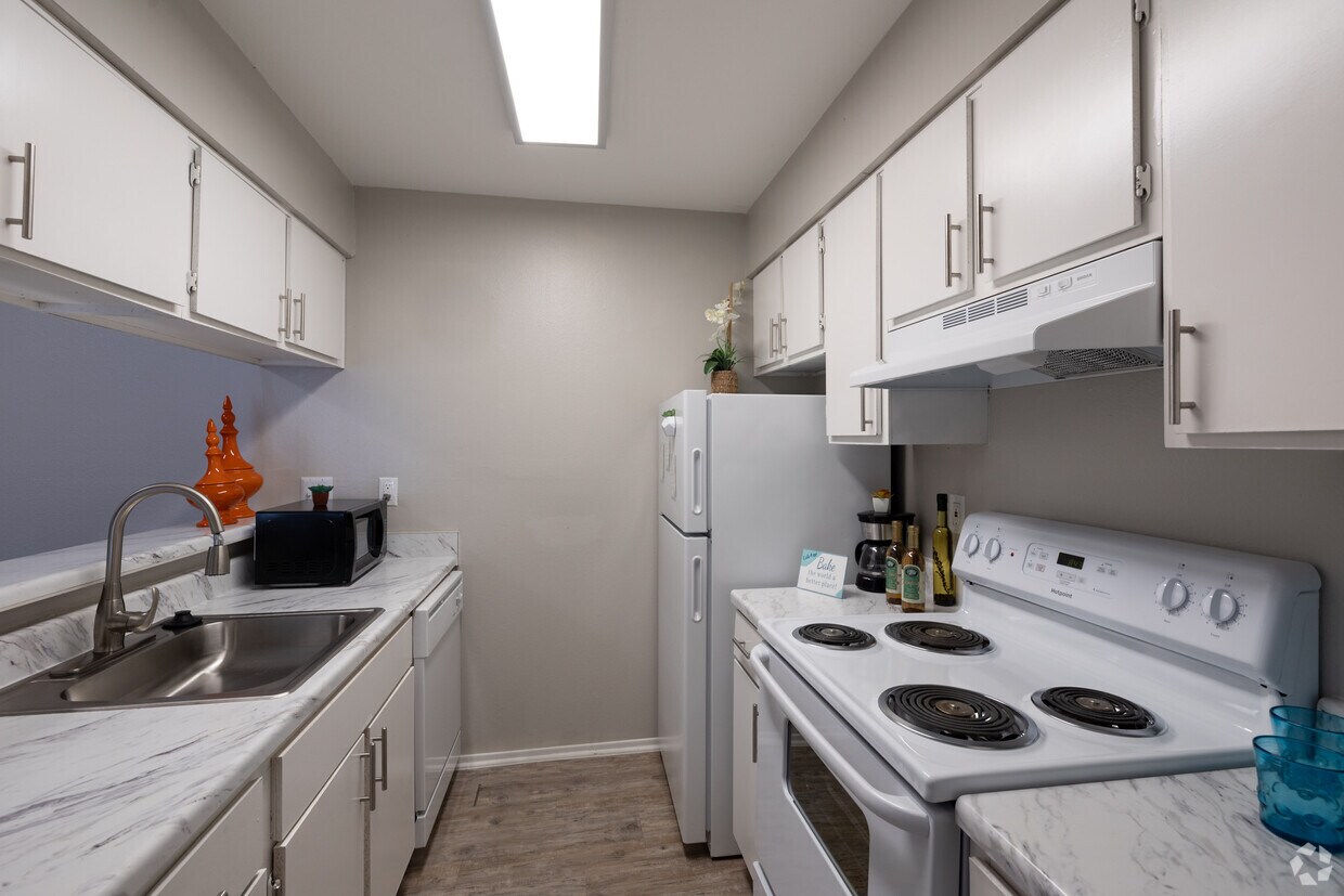 Foto principal - LakeVue Apartments