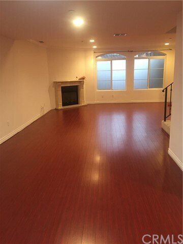 Building Photo - 306 S 1st Ave
