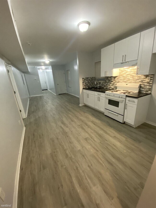 Building Photo - 3 br, 2 bath Duplex - 20 Mission St Unit 1 1