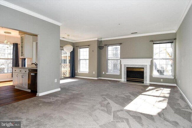 Foto del edificio - 5909 Founders Hill Dr