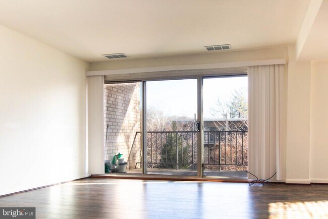 Foto del edificio - 37 Canterbury Square