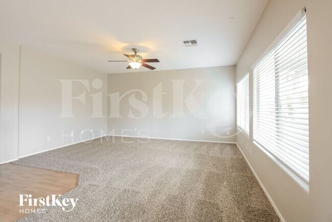 Foto del edificio - 14331 N 145th Dr