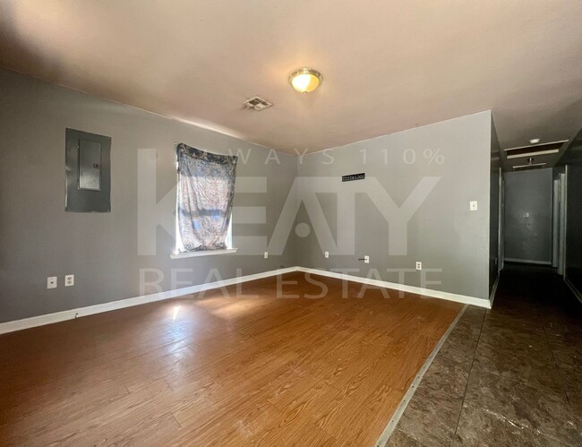 Building Photo - 3 bed, 2 bath home in Lafayette!