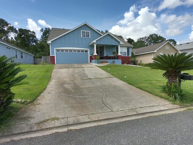 Building Photo - 146 Leah Martin Ct