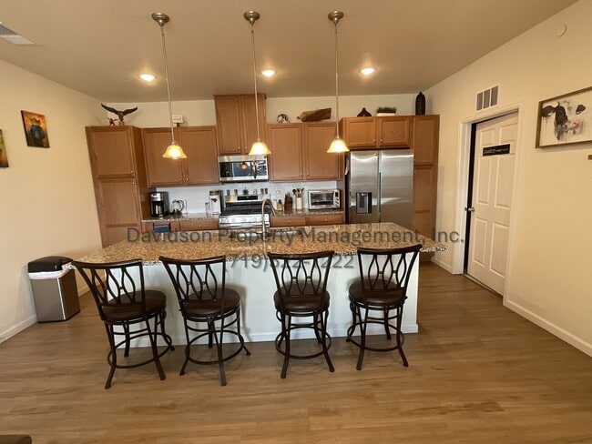 Building Photo - Beautiful Newer Condo in Briargate Area