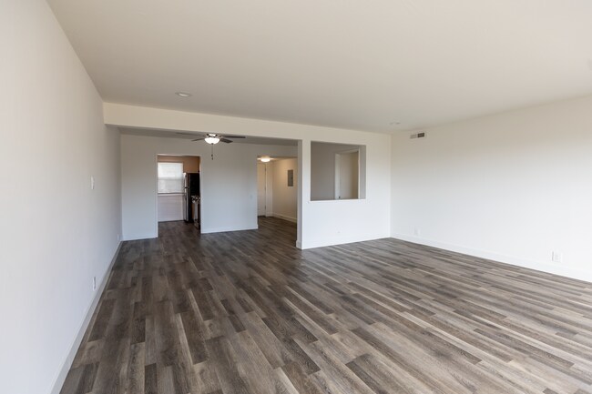 Building Photo - 409 Portofino Dr
