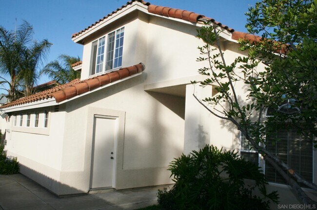 Building Photo - 1595 Zephyr Ave