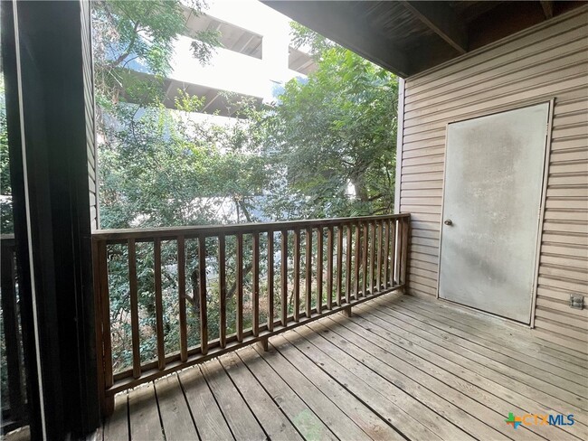 Foto del edificio - 310 Pat Garrison St