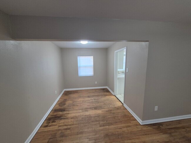 Building Photo - 5403 Avenue B