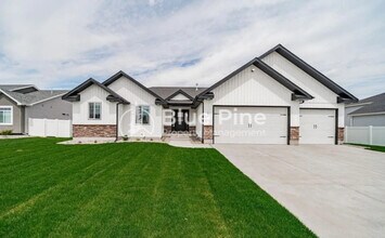Building Photo - 184 Galena Smt