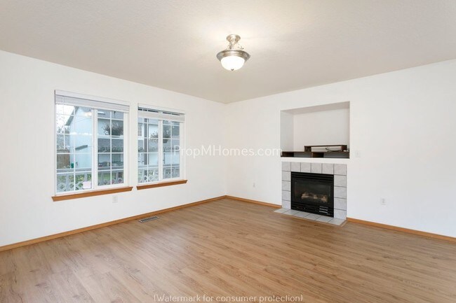 Building Photo - 1115 SW Ivory Loop