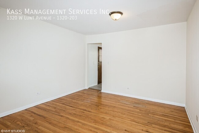 Foto del edificio - 1320 W Lunt Ave