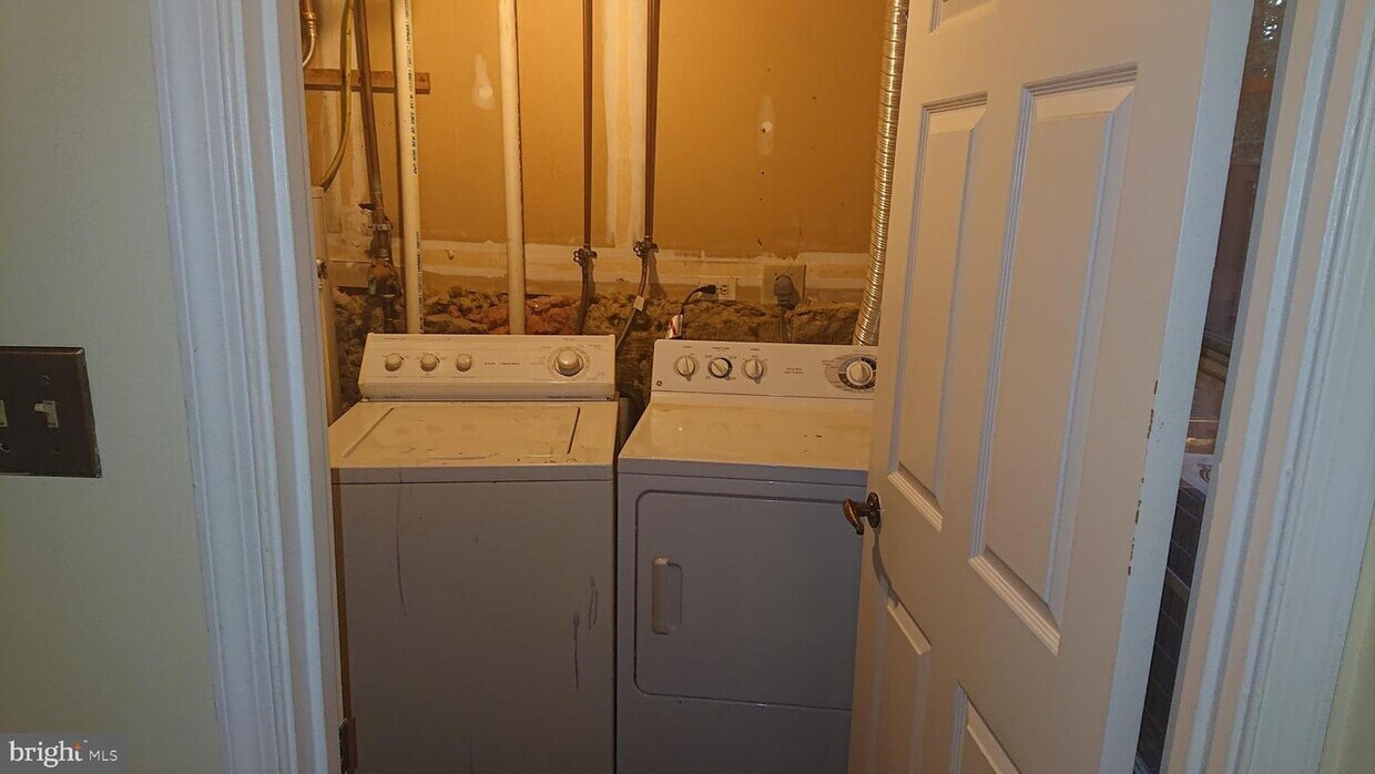 Primary Photo - 7835 Mt Woodley Pl