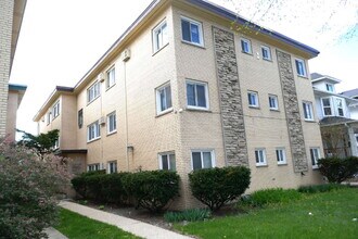 Building Photo - 828 N Austin Blvd