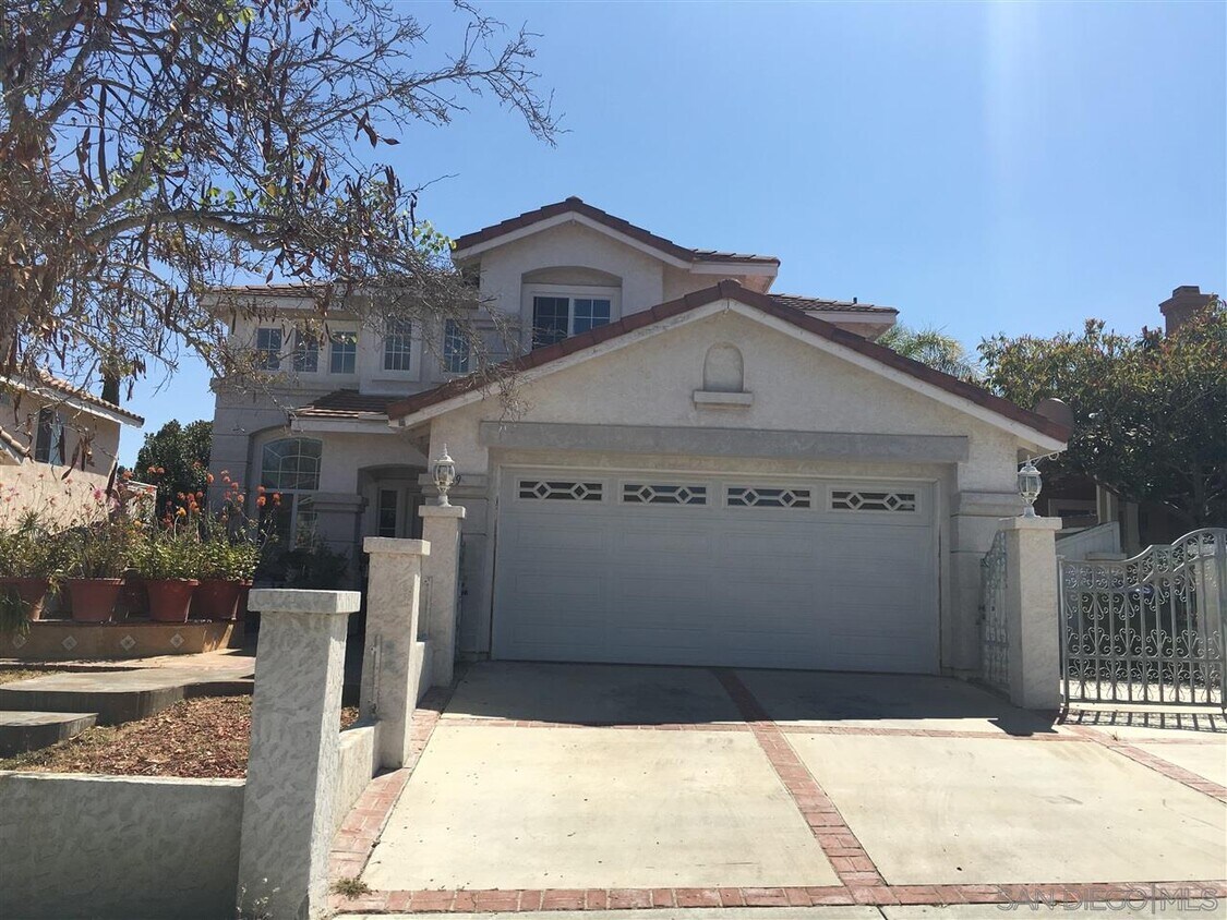 Primary Photo - 709 Gredos Pl