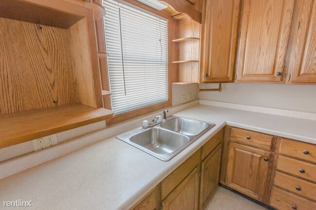 Building Photo - 2 br, 1 bath House - 4724 Nevada Avenue N