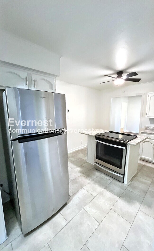 Foto del edificio - 15 Walker Ave