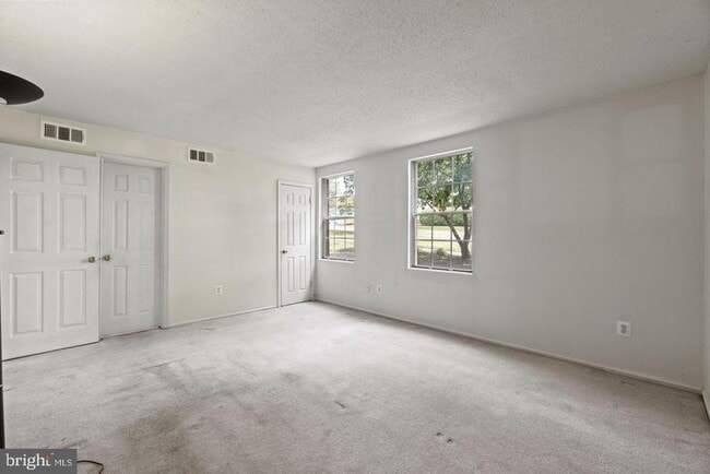 Building Photo - 109 Fort Evans Rd SE