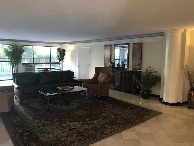 Building Photo - 125 Coolidge Ave