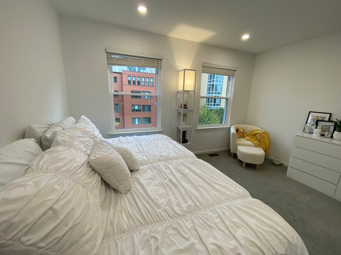 Foto principal - 1327 Belmont St NW