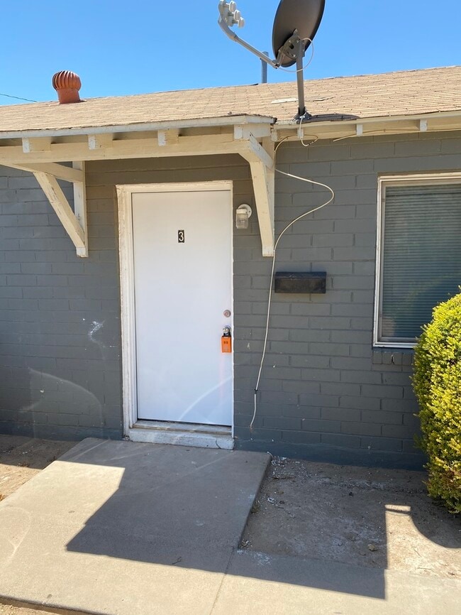Building Photo - Gorgeous 1BR 1BA Phoenix Unit!